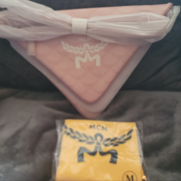 FIRM NWT  MCM Blush Pink Triangle Crossbody Bag - Picture 2 of 6